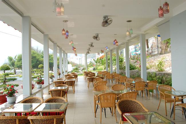 Khách sạn Hùng Long